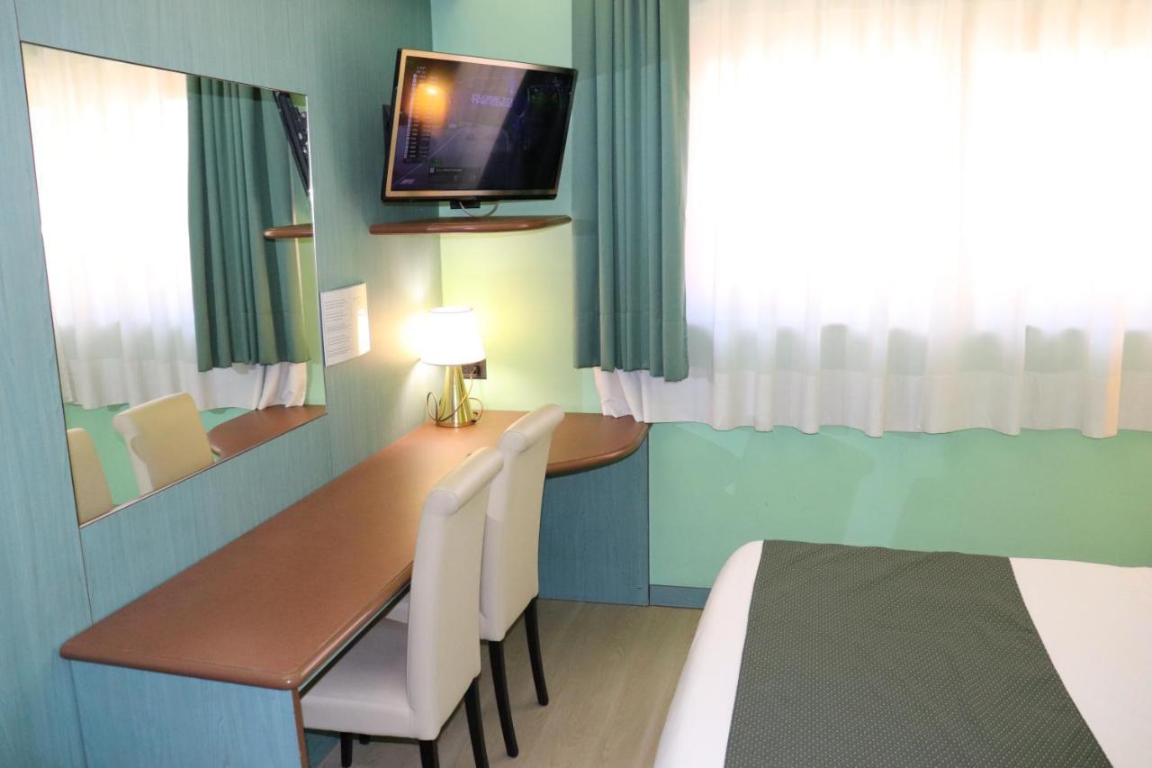 Hotel Domenichino Mailand Exterior foto